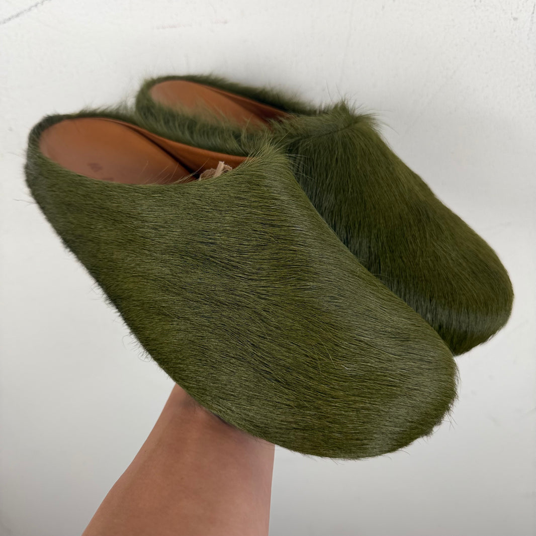 Marni Olive Fussbett Slides