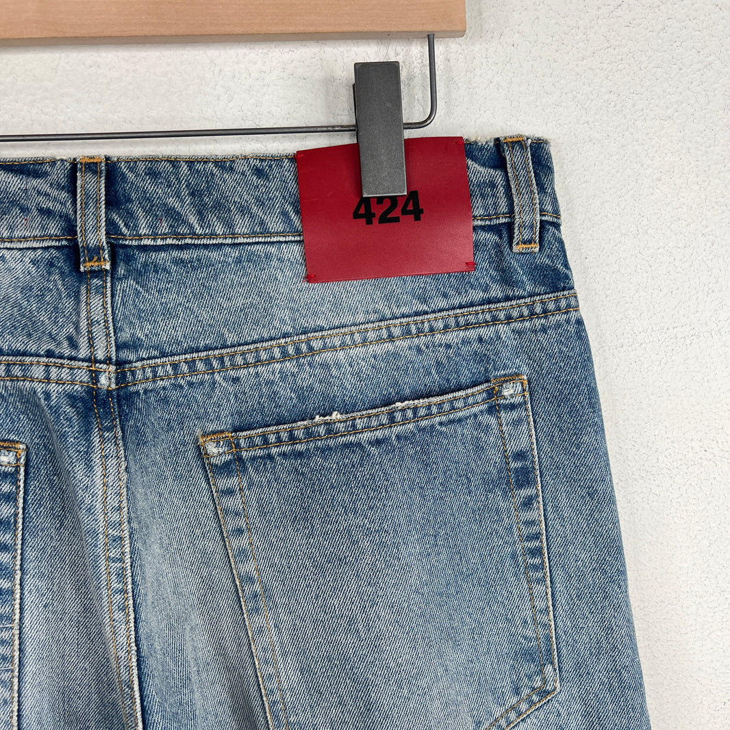 424 Distressed Light Wash Denim Jeans