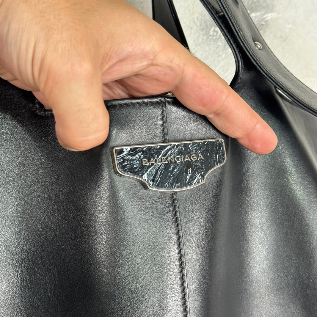 Balenciaga Badged Cowhide Leather Tote Bag
