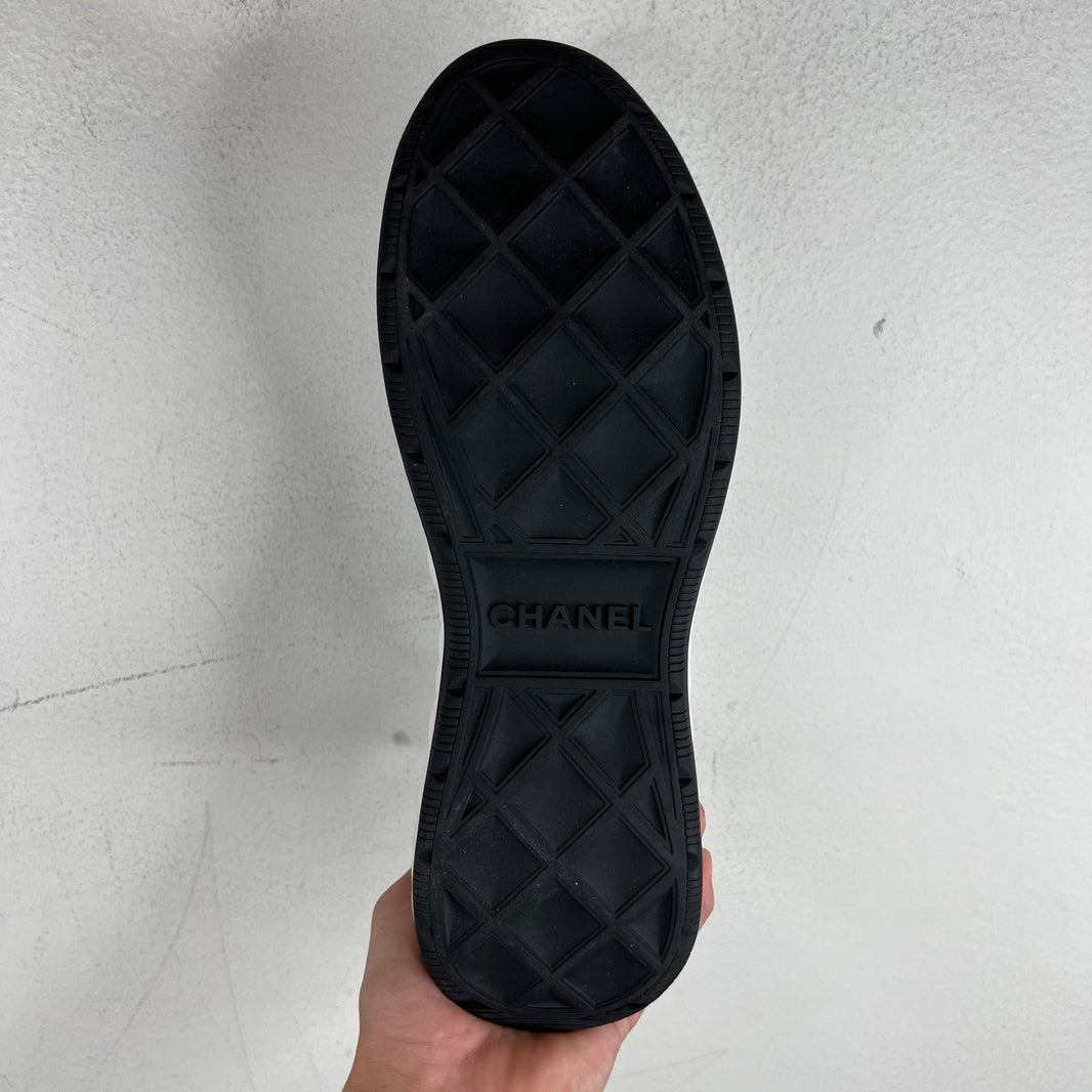 Chanel Velvet/Calfskin Mixed Fiber Runner Sneakers