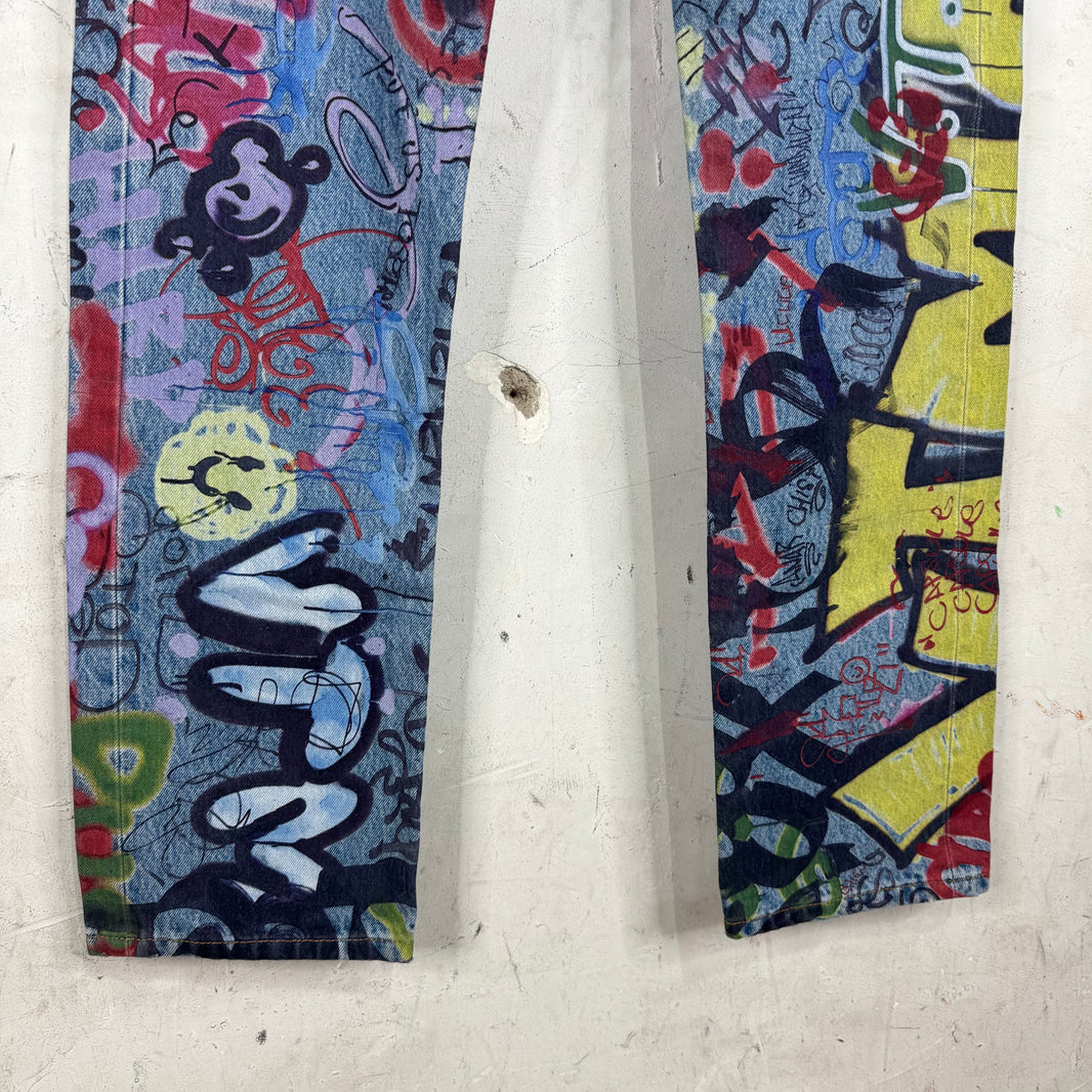 Vetements Slim Graffiti Jeans