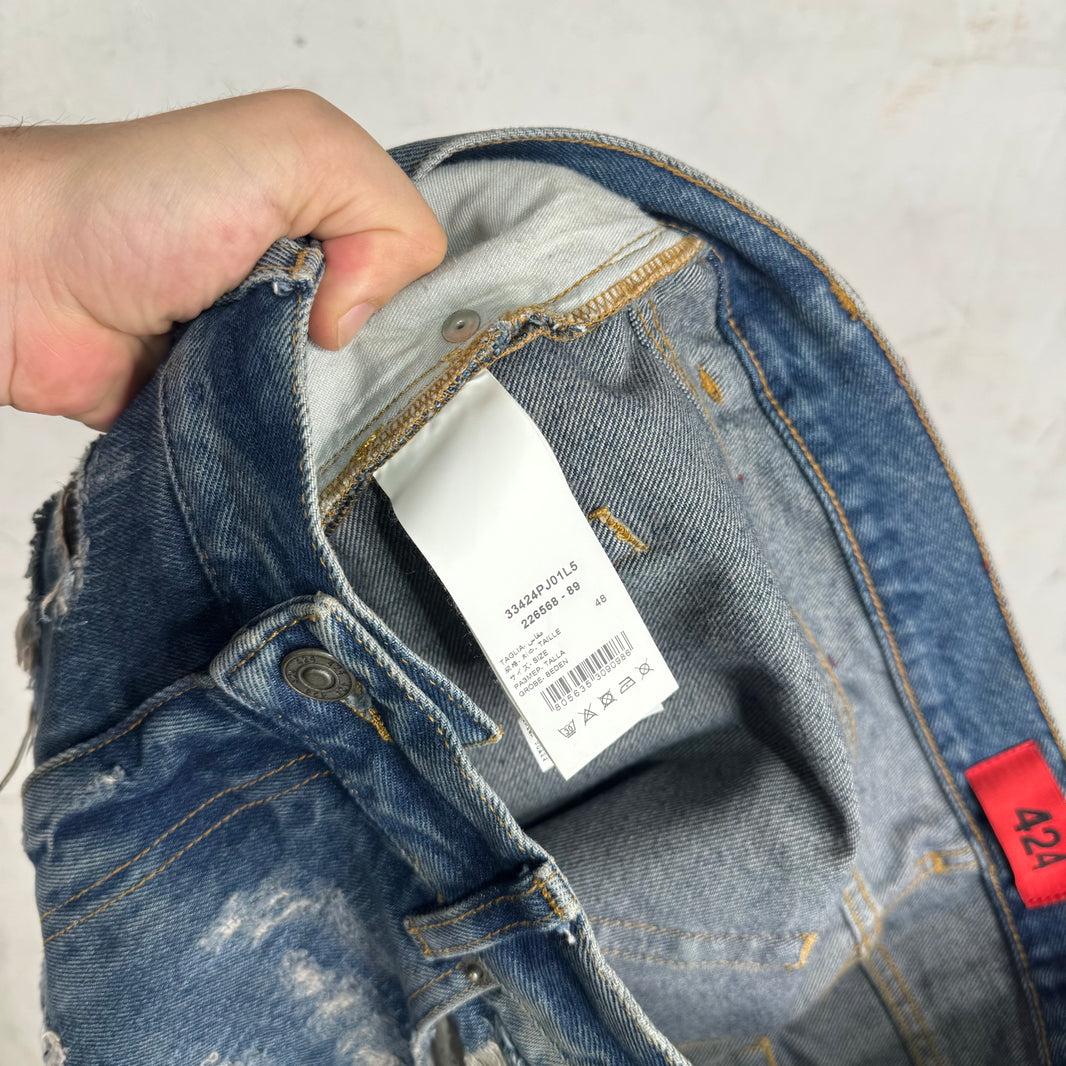 424 Distressed & Repaired Jeans