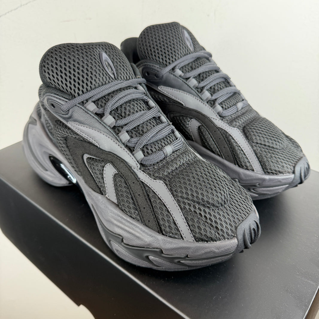 Type Various Zero Black Sneakers