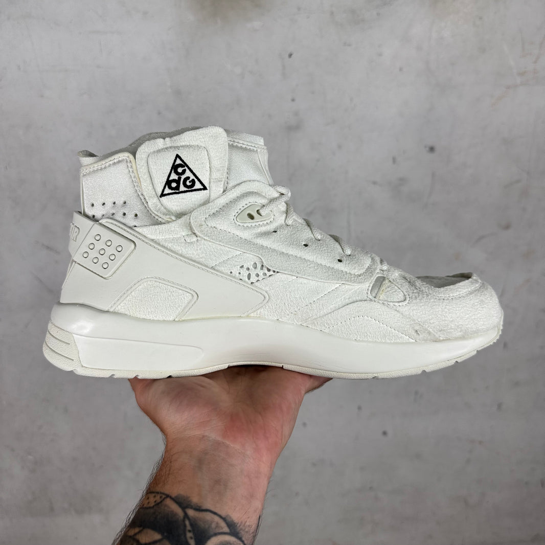 Nike x CDG White Mowabbs