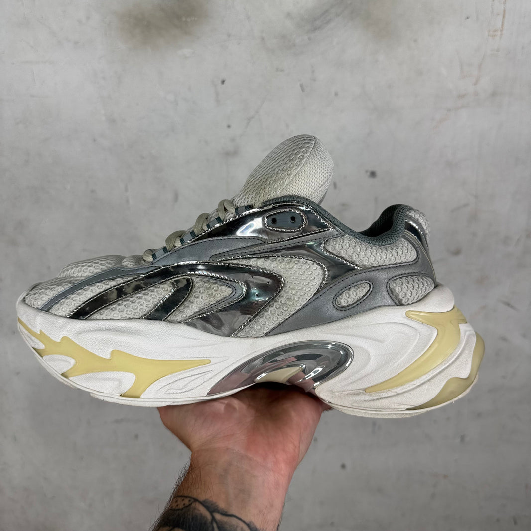 Type Various Zero White/Silver Sneaker