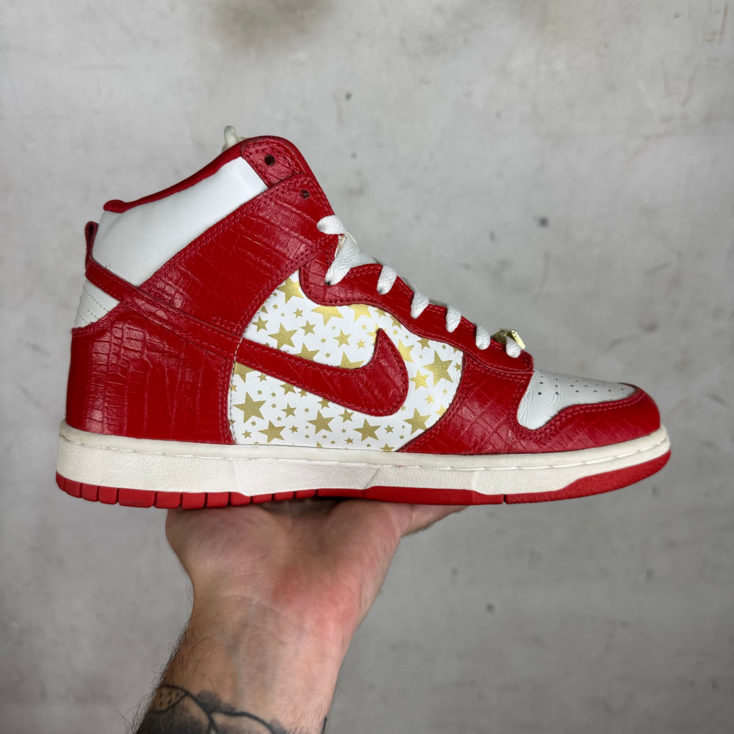 Nike x Supreme SB Dunk High Red Stars