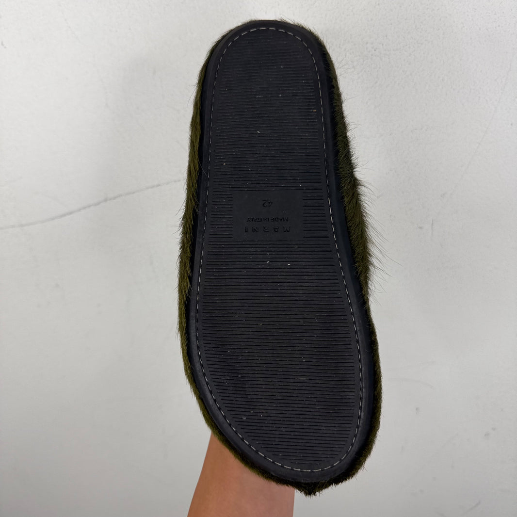 Marni Olive Fussbett Slides