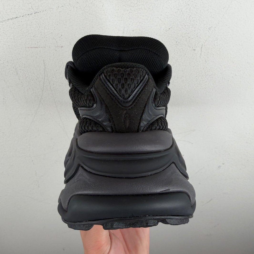 Type Various Black Zero Sneakers