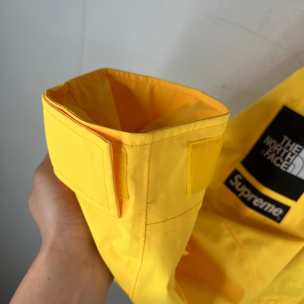 Supreme TNF Gore Tex Trans Antartica Expedition Pullover Anorak
