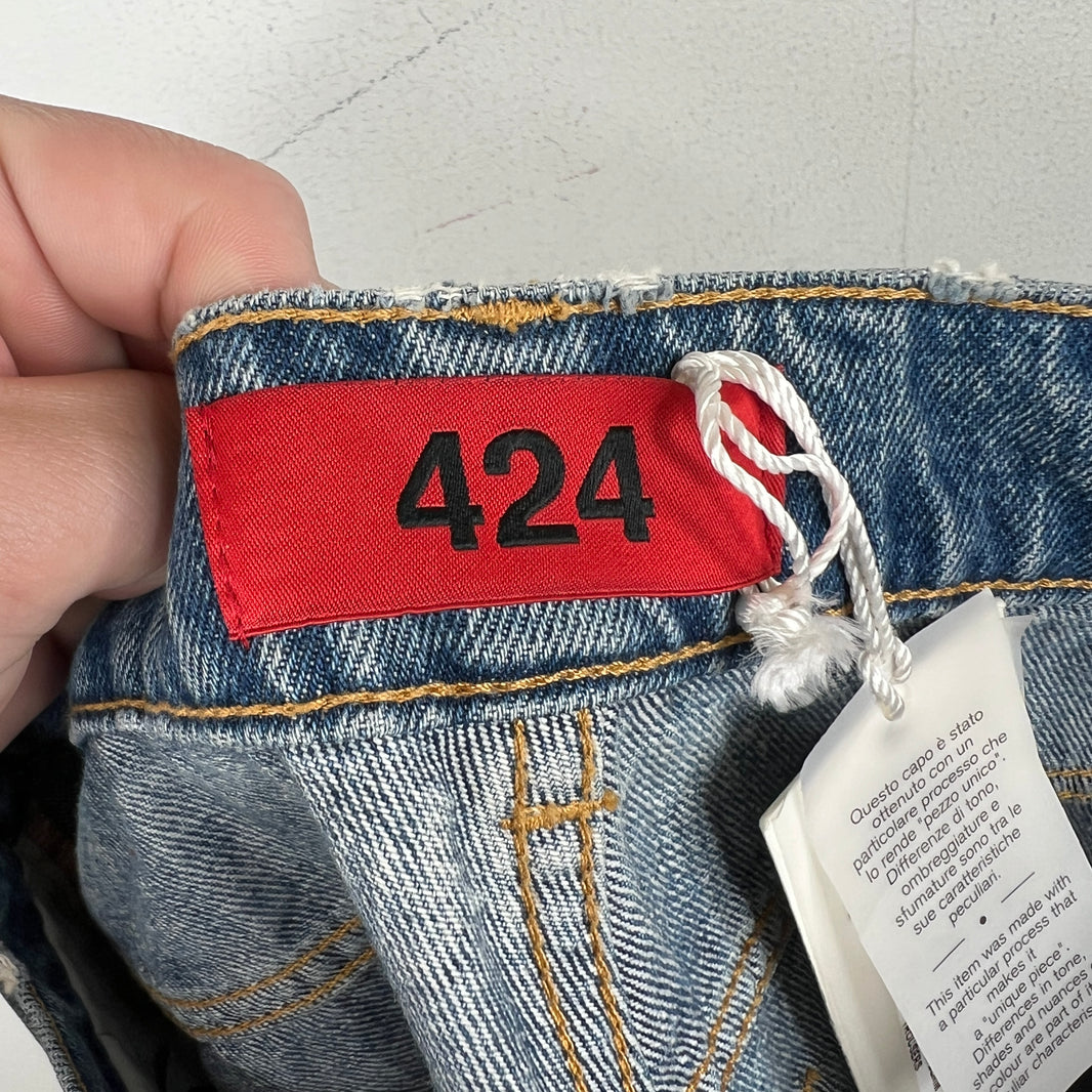 424 Distressed Light Wash Denim Jeans