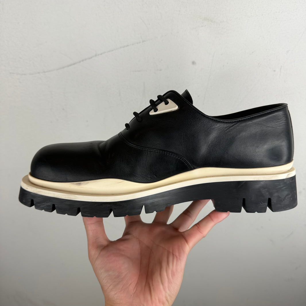 Bottega Veneta Black/White Tire Low Derbies