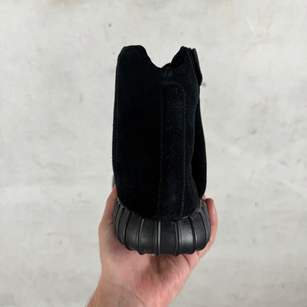 Yeezy Pirate Black 750