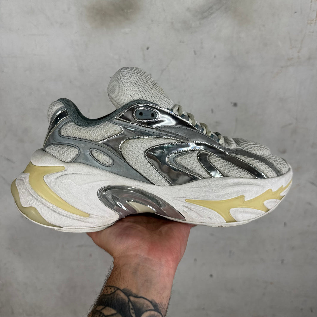 Type Various Zero White/Silver Sneaker