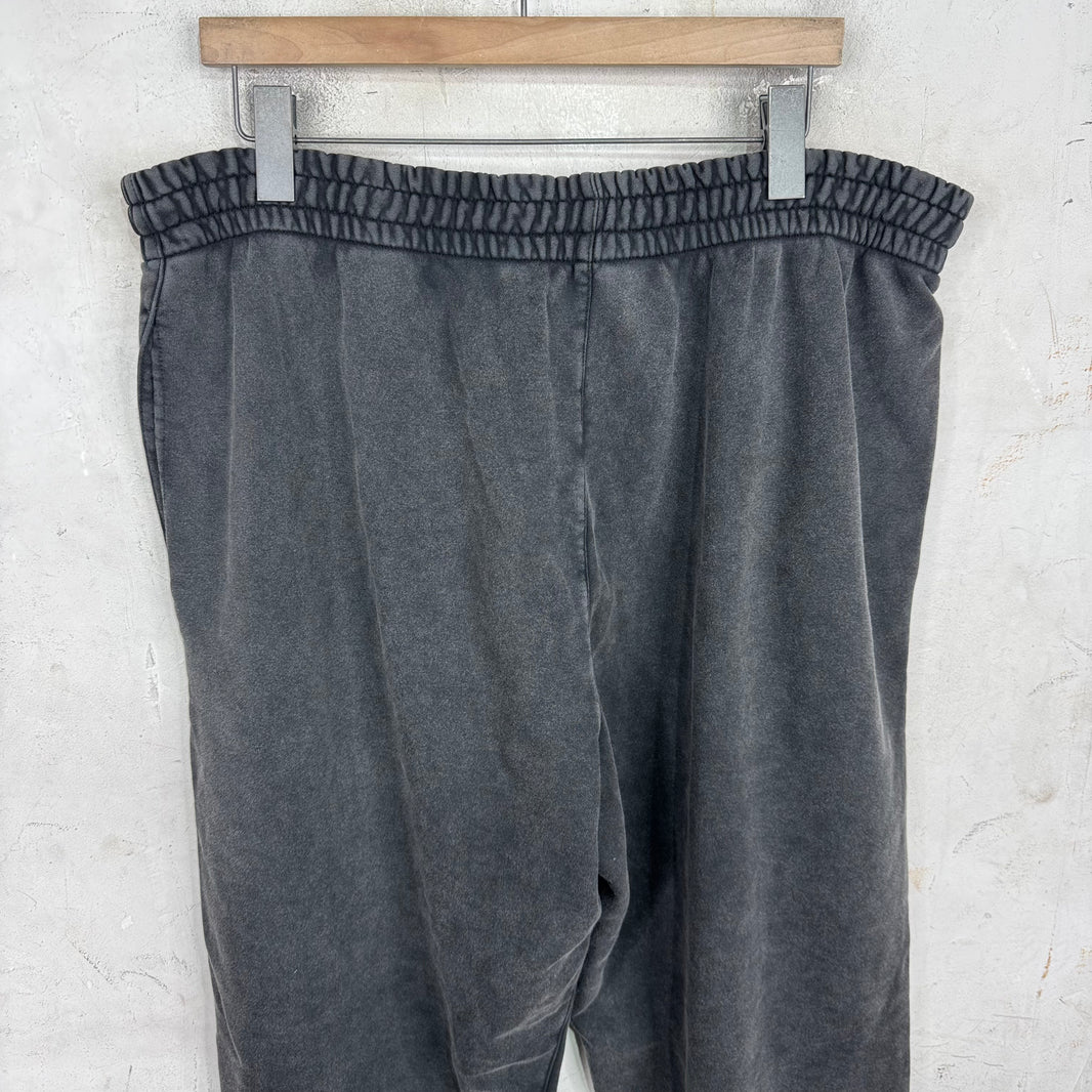 Gucci Frayed Spellout Logo Sweatpants