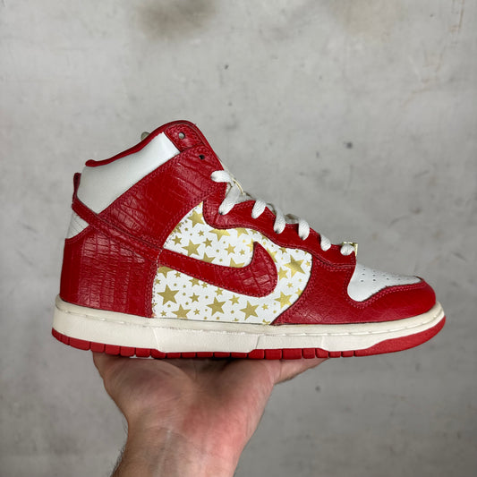 Nike x Supreme SB Dunk High Red Stars