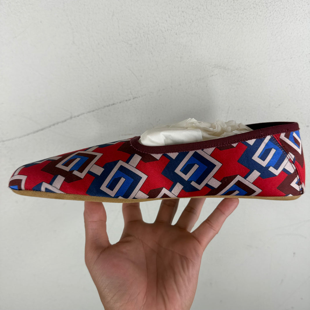 Gucci Voyage Geometric G Slippers
