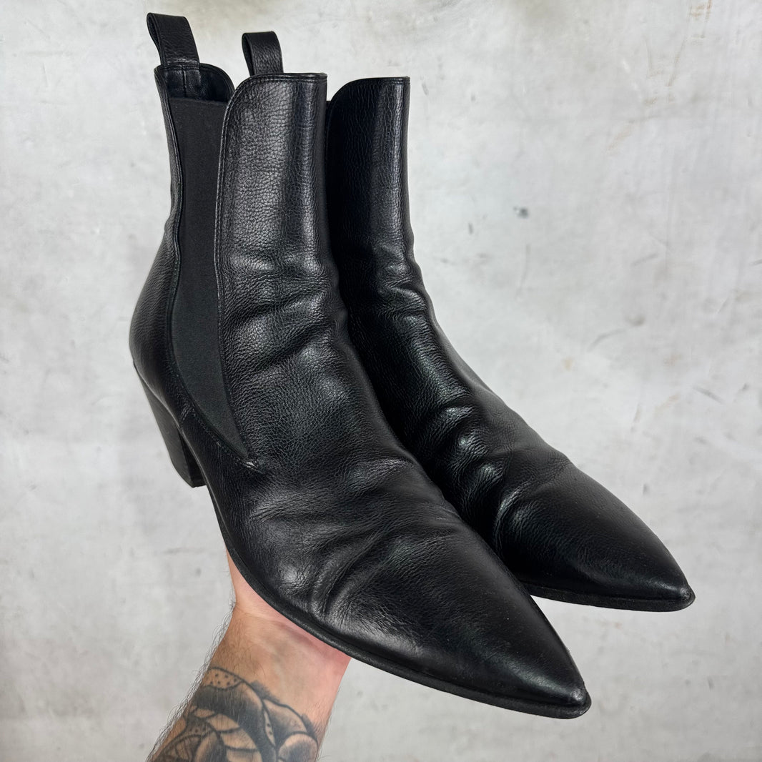 Saint Laurent Pointed Chelsea Boots
