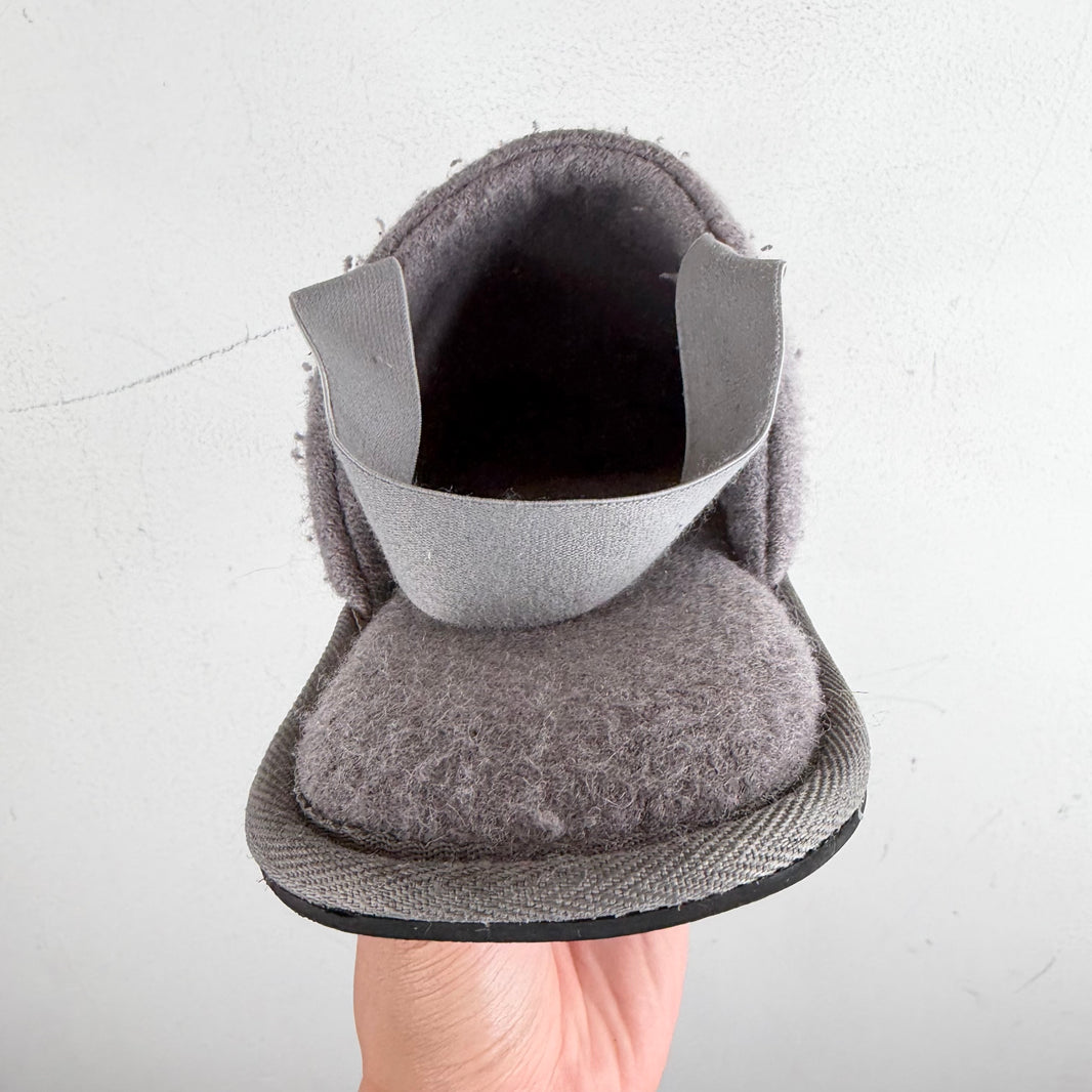 Alexander Digenova Gray House Slippers