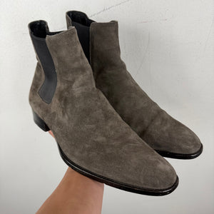 Saint Laurent Chelsea Wyatt Suede Boots