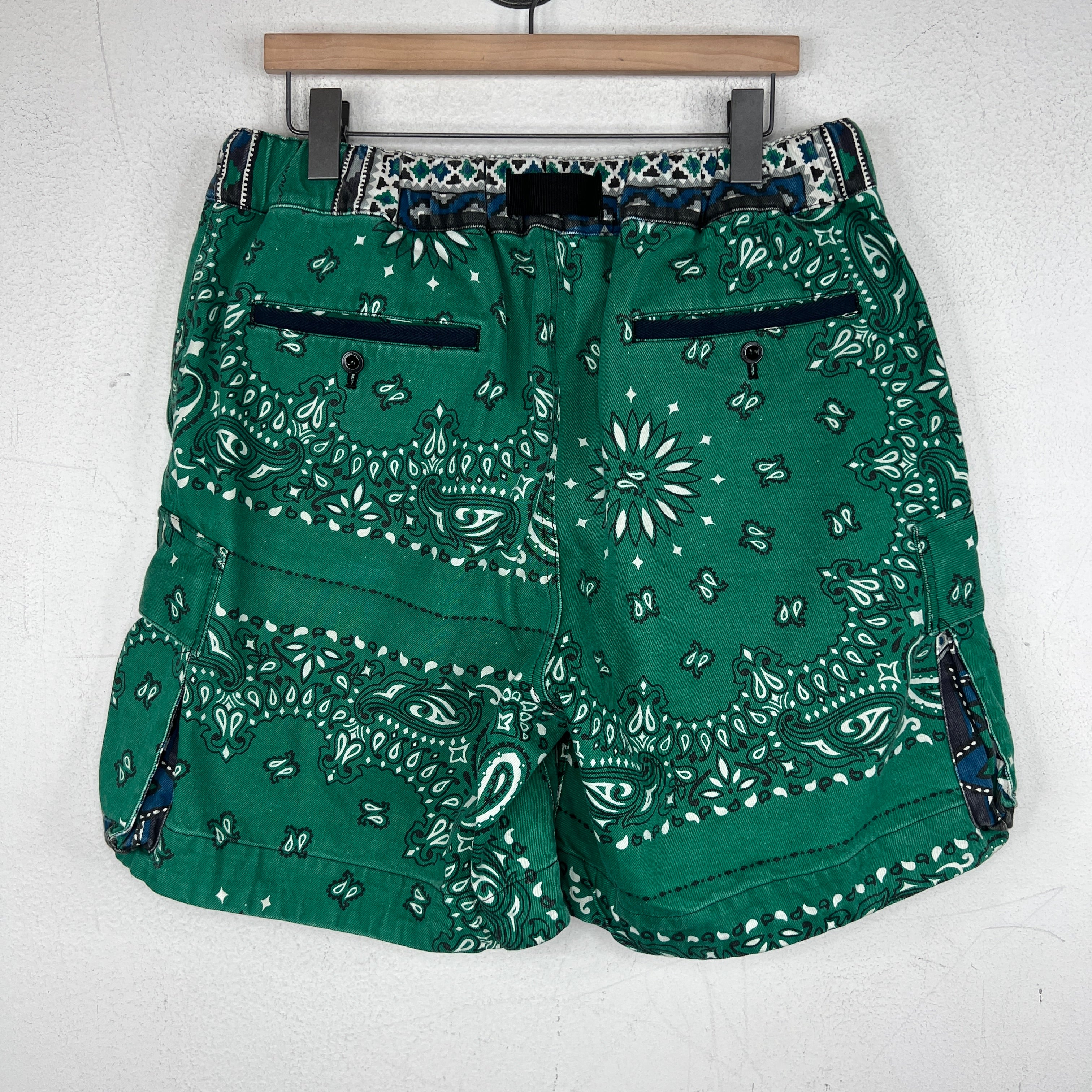 Sacai Green Paisley Belted Cargo Shorts – www.Lukes.store
