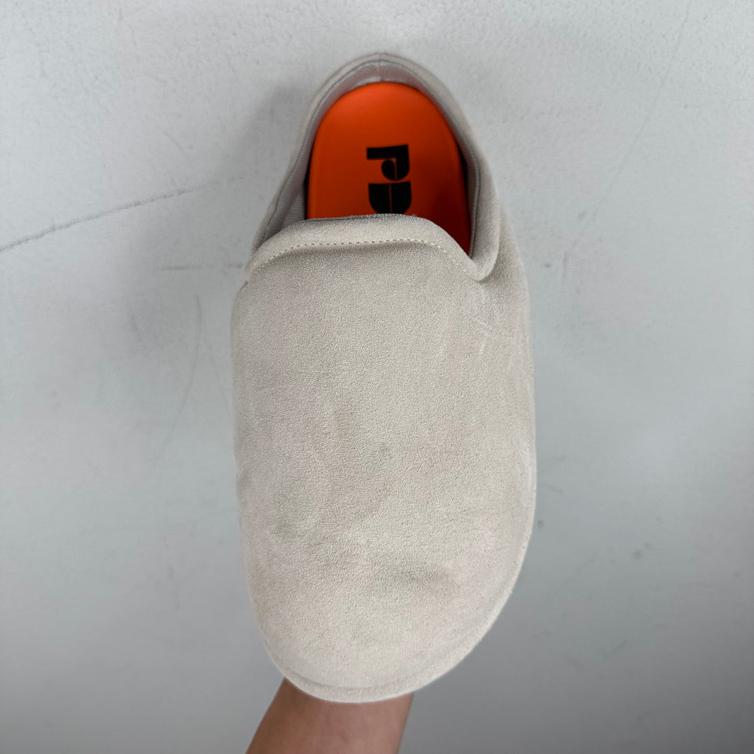 PDFCHANNEL White Mars Slippers