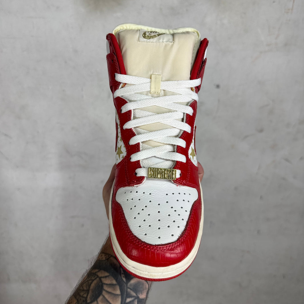 Nike x Supreme SB Dunk High Red Stars