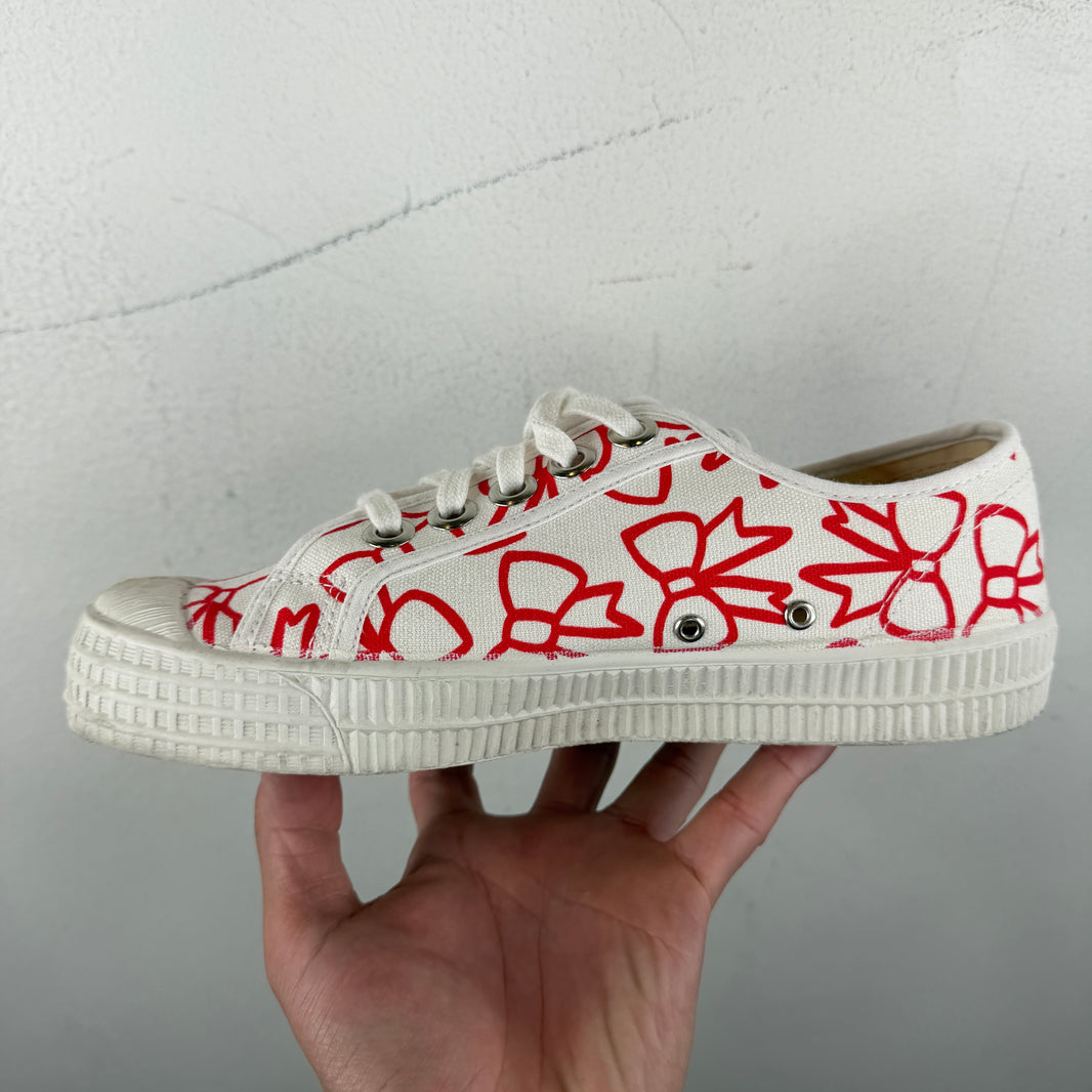 CDG Girl Bowtie Low Top Sneakers