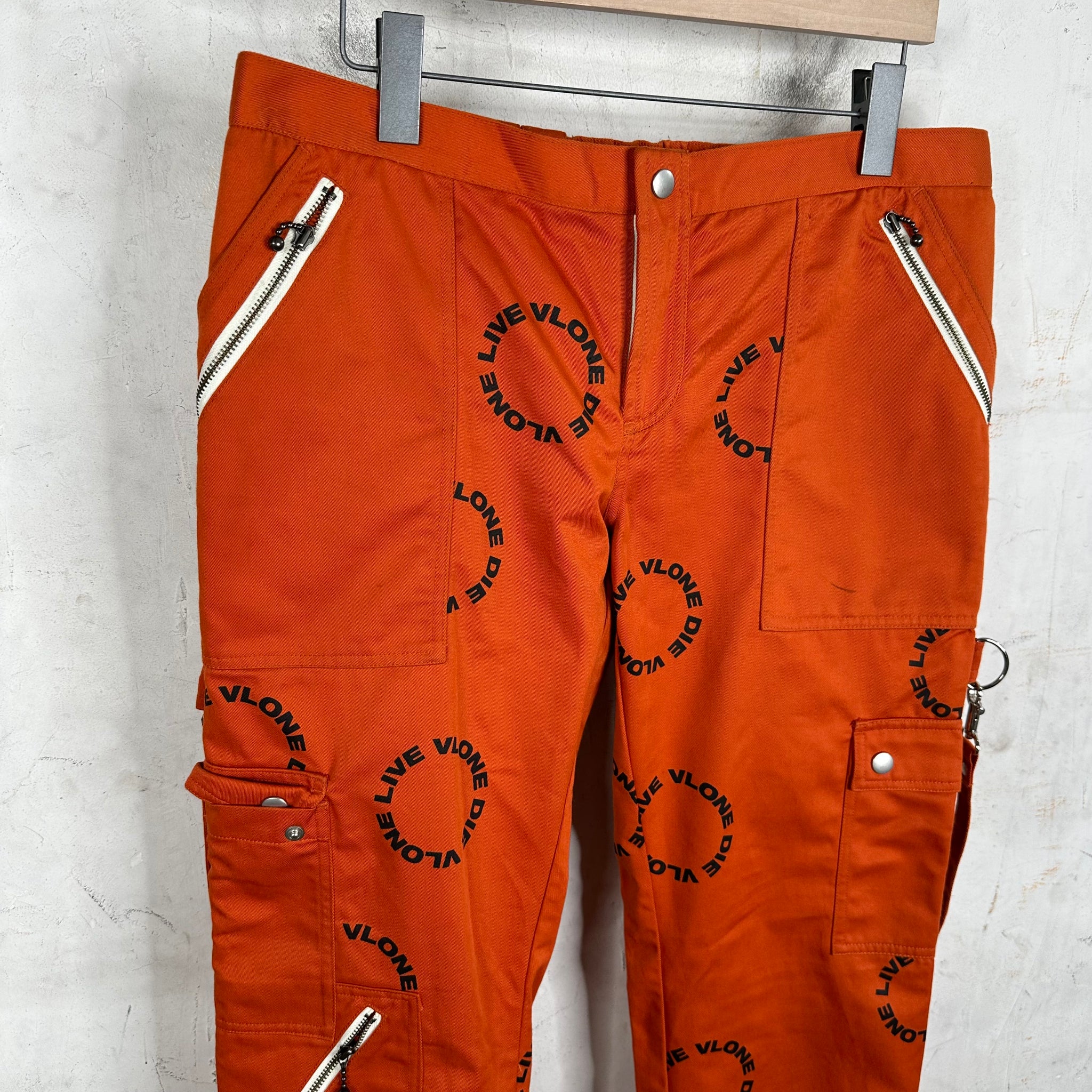 Vlone Circle Logo Bondage Pants – www.Lukes.store