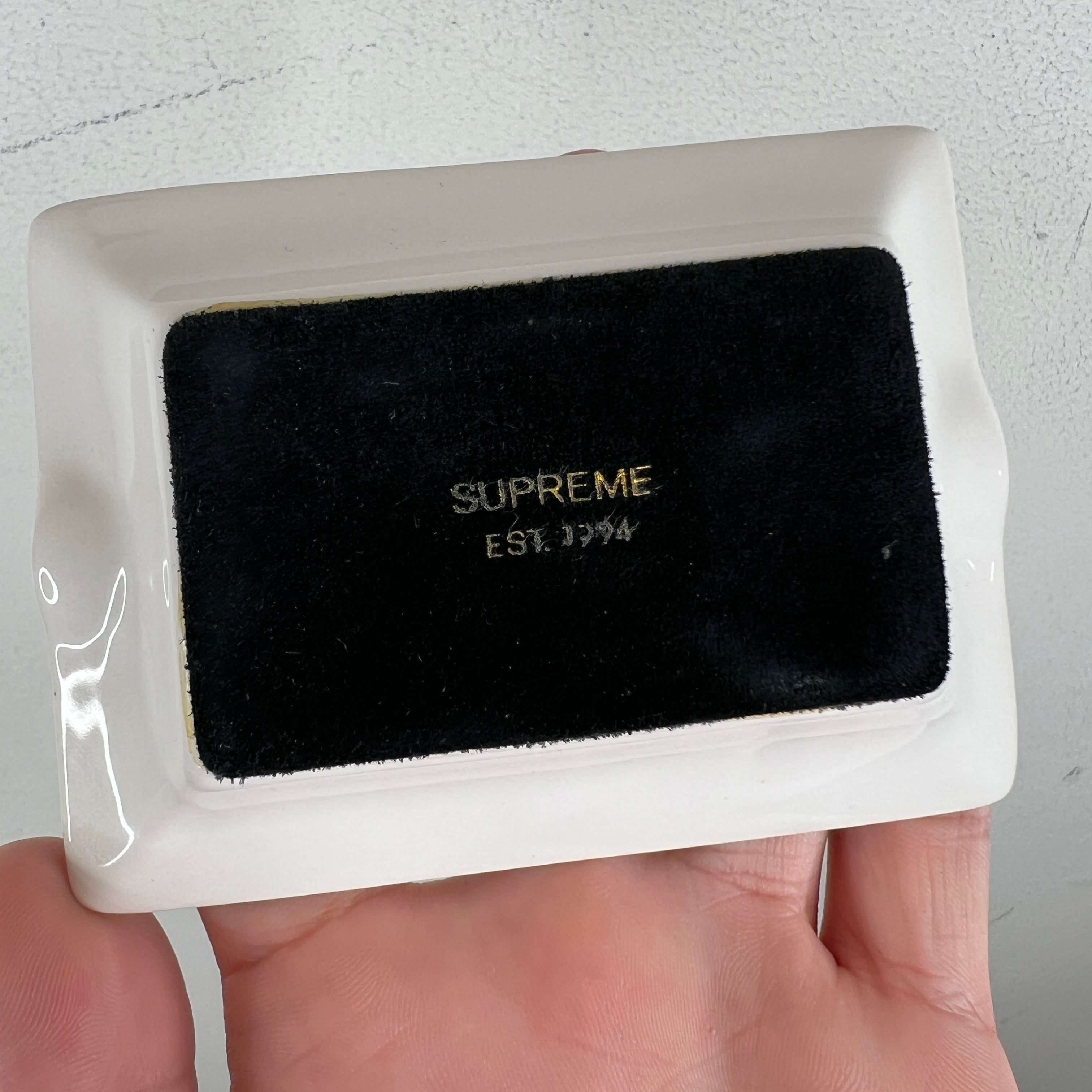 Supreme最後の晩餐Last Supper Ceramic Ashtray Supreme Last Supper Ceramic Ashtray FW12 NOS Rare Box Logo