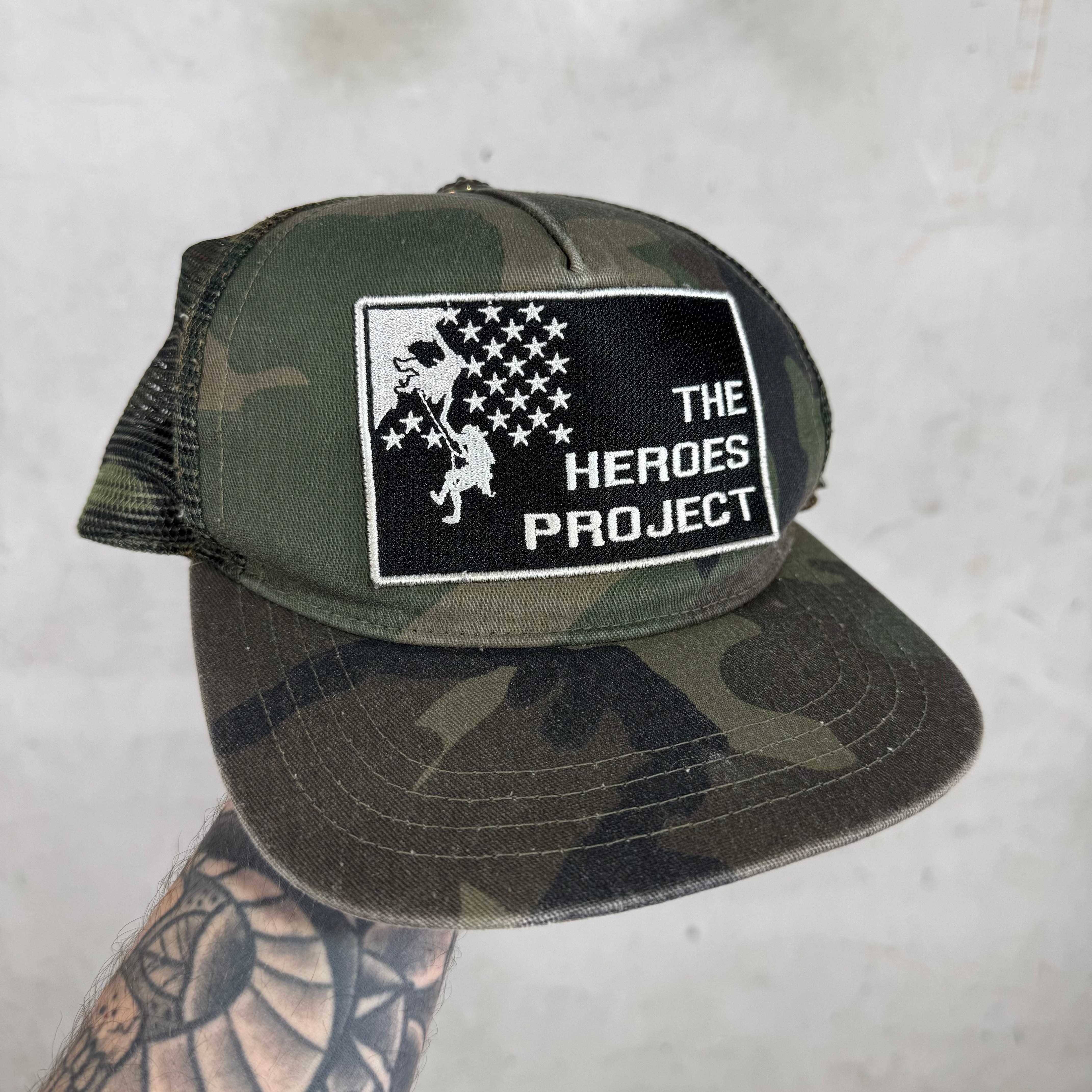 クロムハーツ 迷彩キャップ THE HEROES PROJECT 試着のみ Chrome Hearts Heros Project Camo Trucker Hat – www.Lukes.store