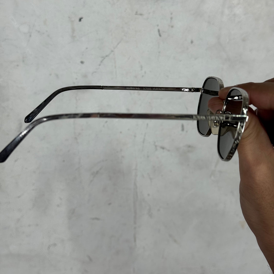 Louis Vuitton Z1353W Metal Frame Sunglasses