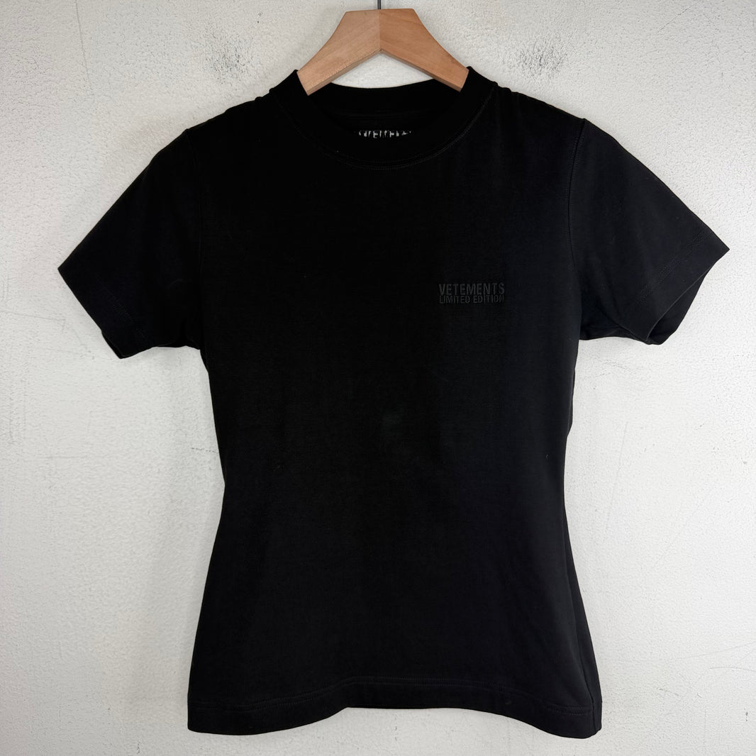 VETEMENTS Runway Femme T-Shirt