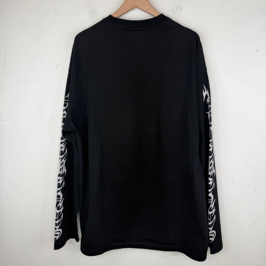 VETEMENTS Black Gothic Logo Longsleeve T-Shirt