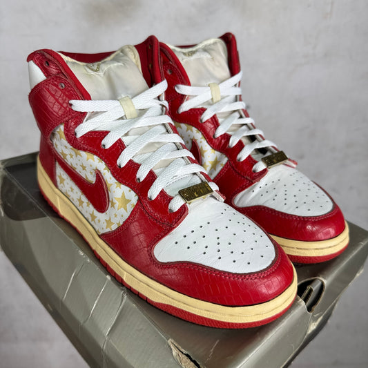 Nike x Supreme SB Dunk High Red Stars