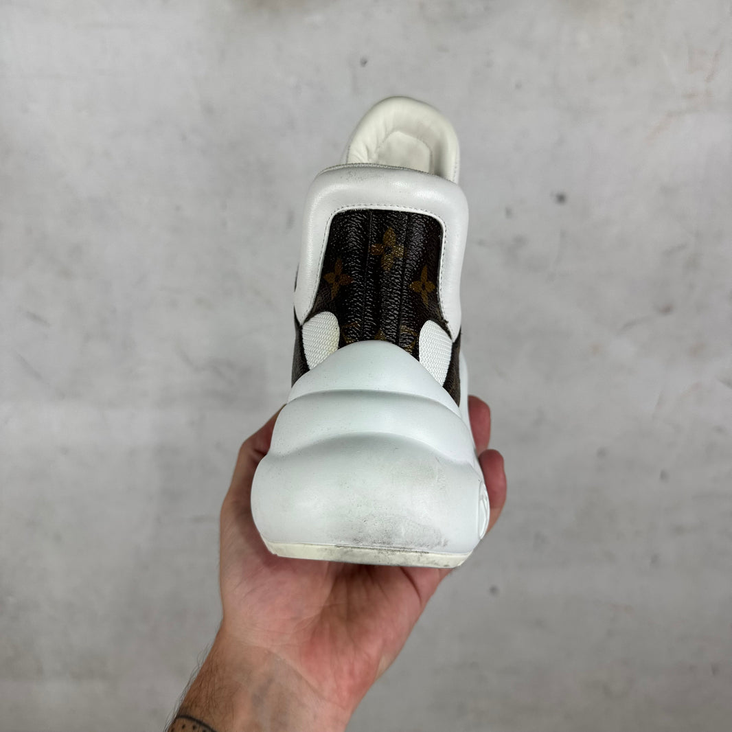 Louis Vuitton White/Monogram ArchLight