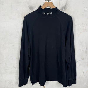Vetememes Cut Here Mock-neck Shirt