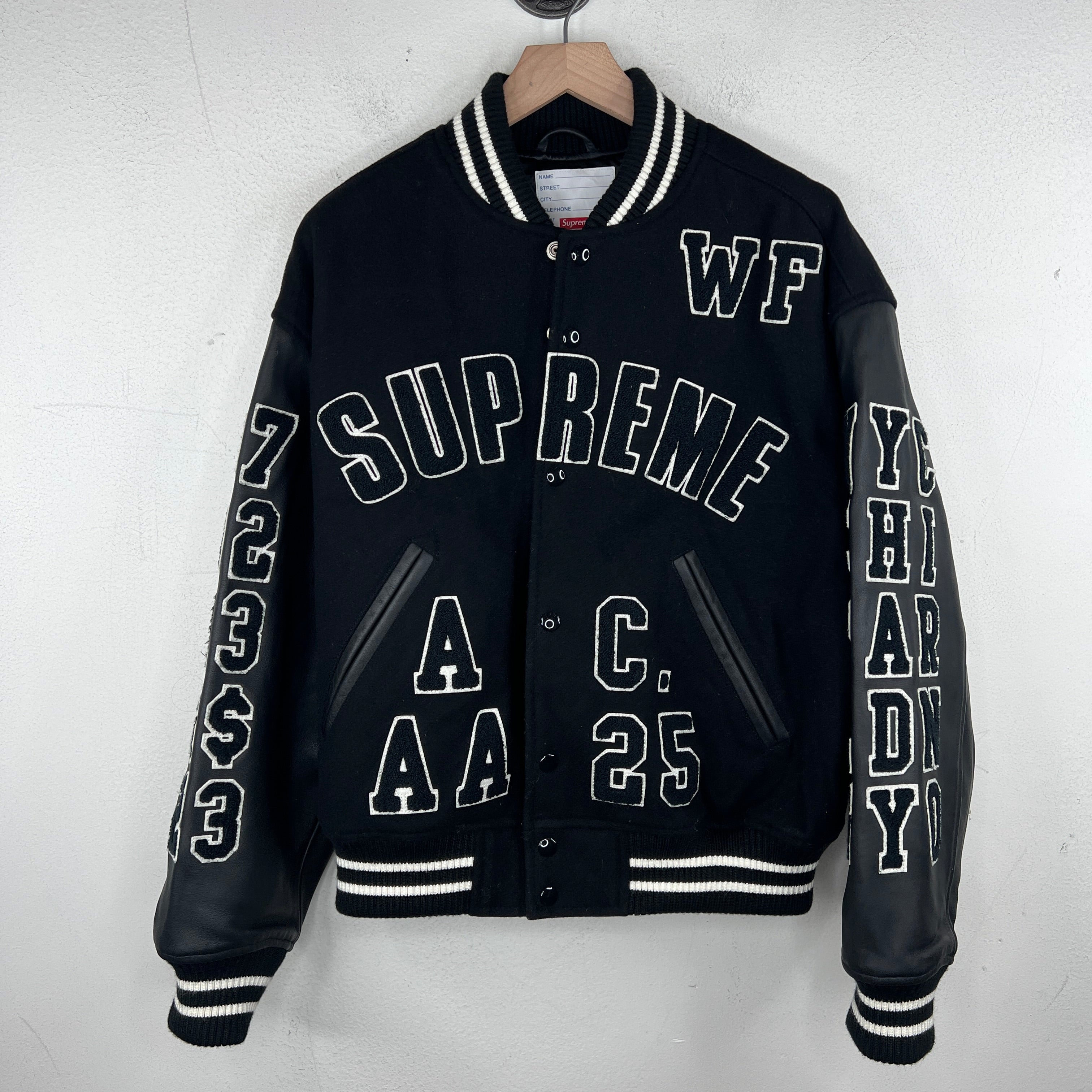 Praises Varsity Jacket supremeブラック XL Supreme Black Praises Varsity Jacket – www.Lukes.store