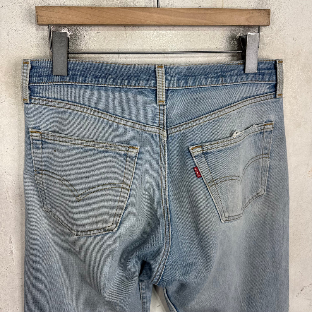 Vintage Levis 501 Lightwash Knee Rip Repair Jeans