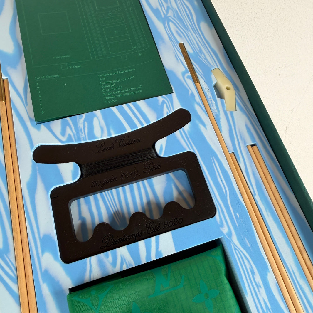 Louis Vuitton Kite Set