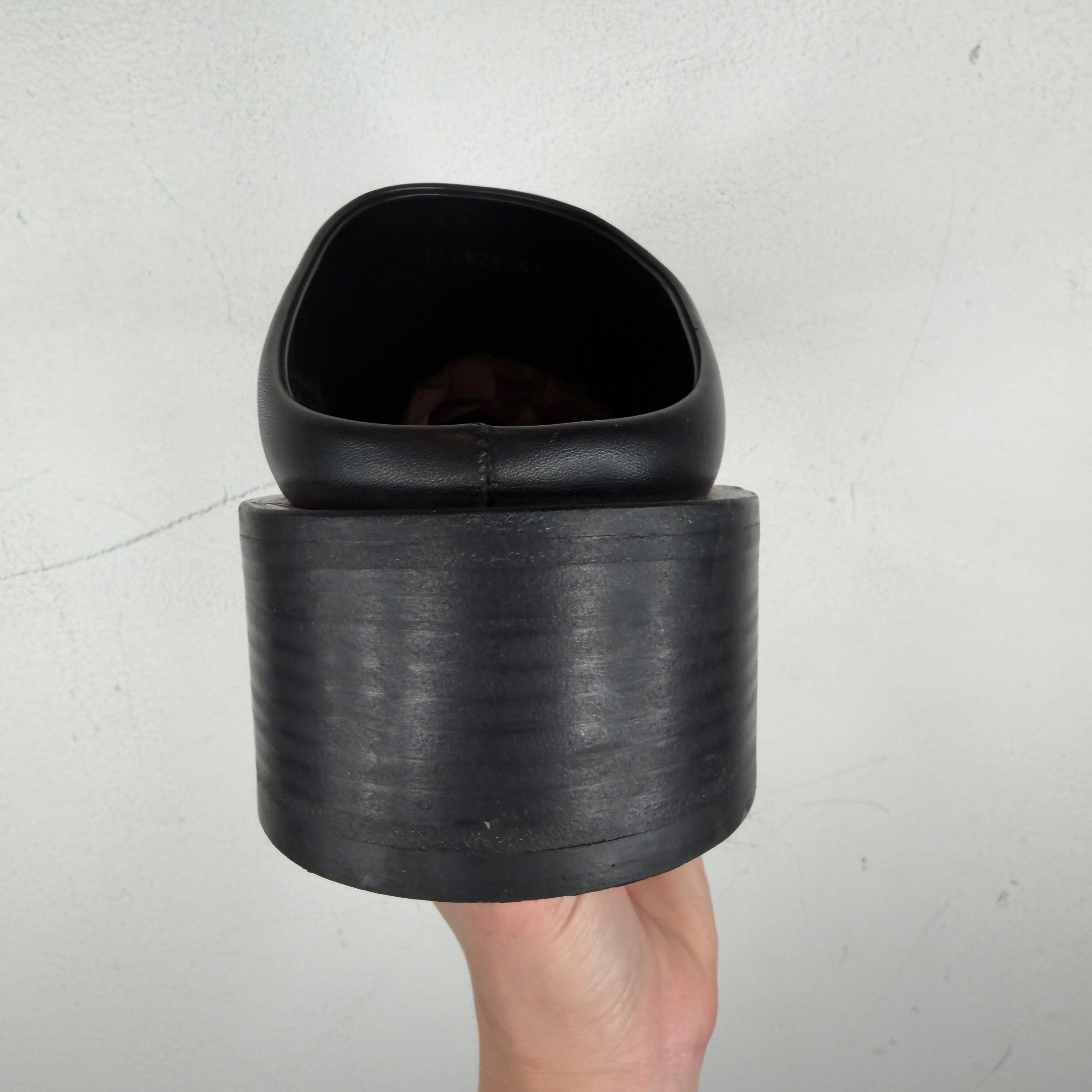 Balenciaga Black Santiago Leather Mules – www.Lukes.store