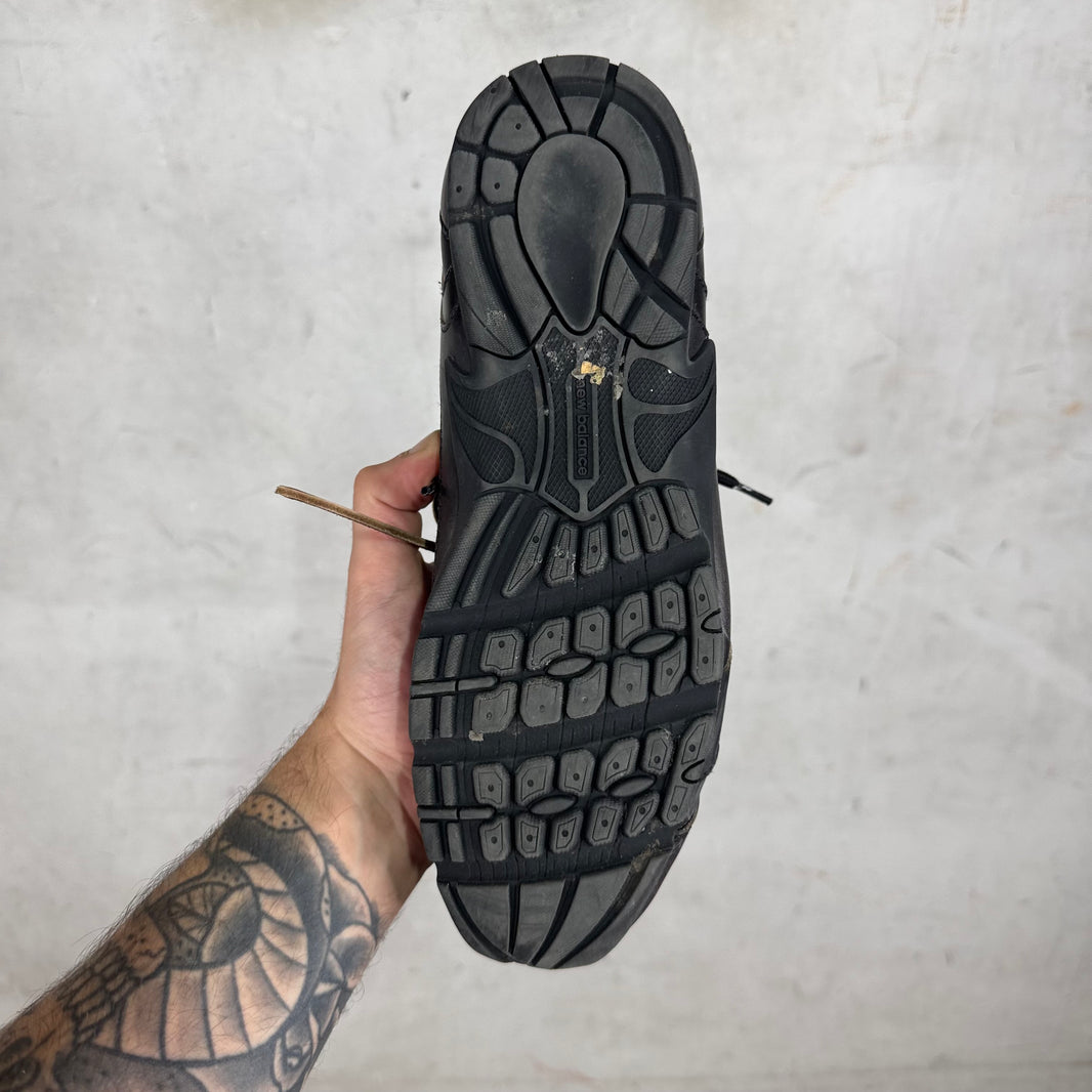 Miu Miu 
Black Leahter New Balance