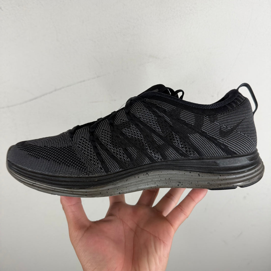 Nike Supreme Fly Knit Lunar1+ Sneakers