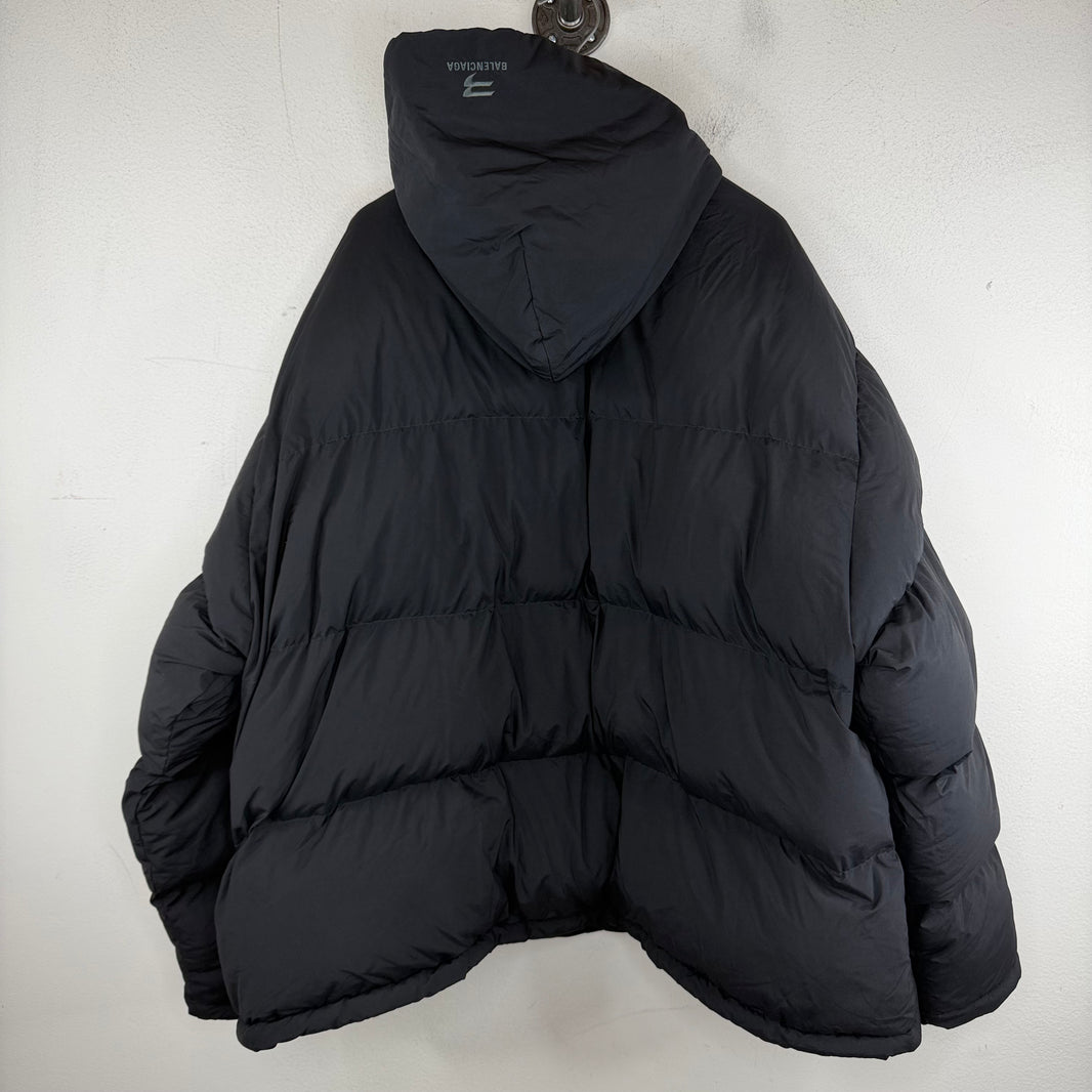 Balenciaga Sample Sporty B Pullover Puffer Jacket