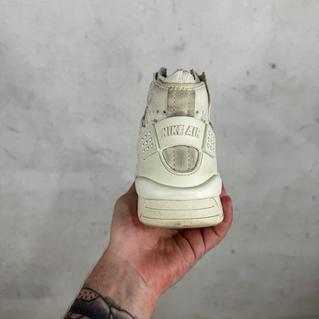Nike x CDG White Mowabbs