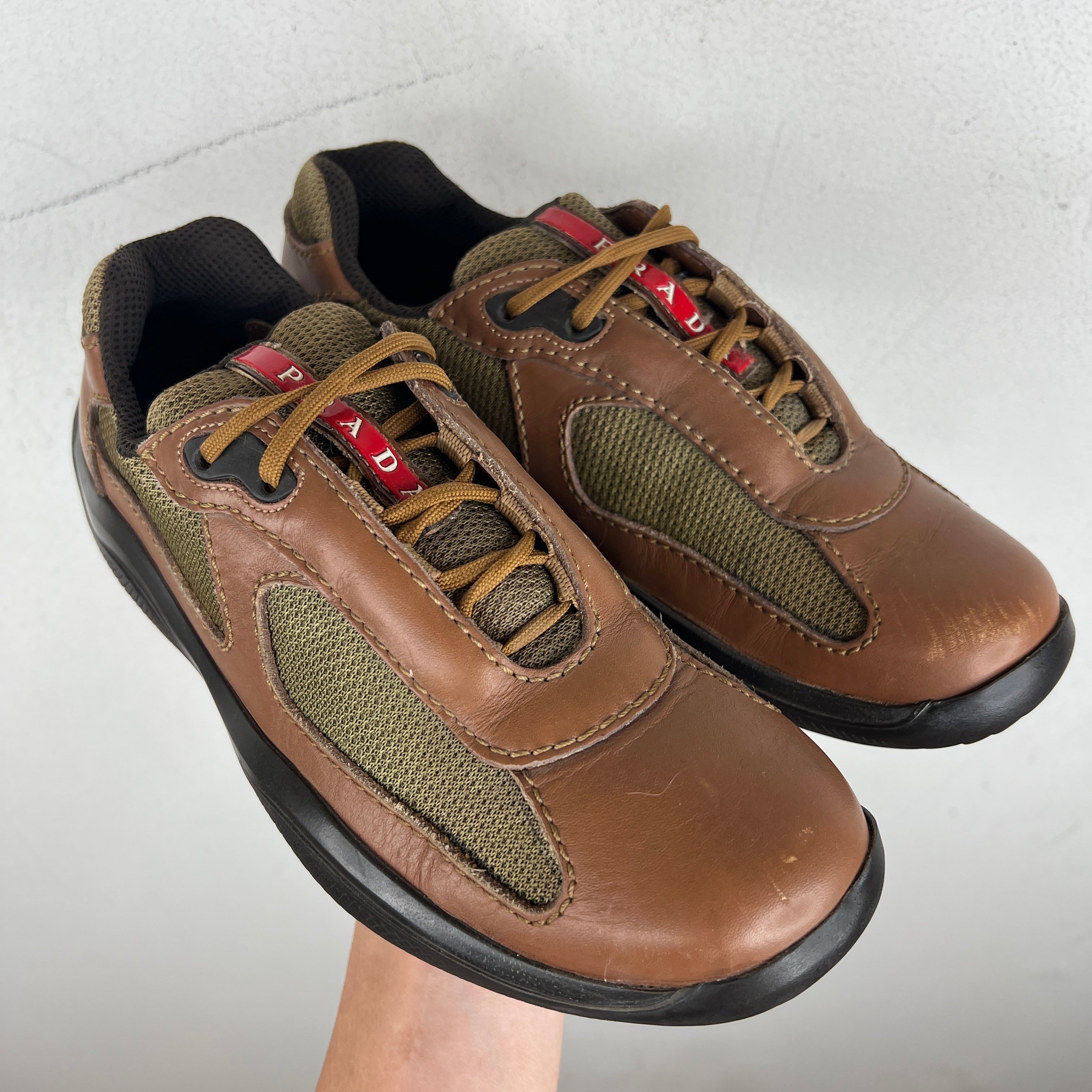 【PRADA】大人気！ スエード カーフスキンローファー コニャック 24309489_54302229_1000.jpg