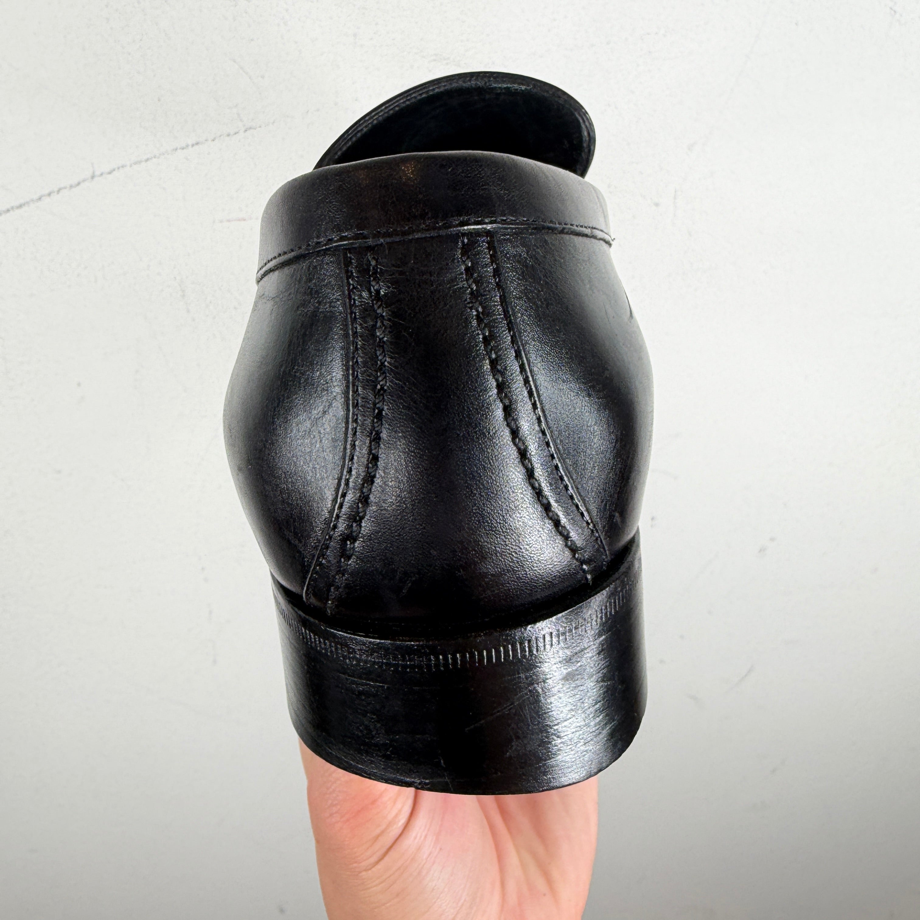 Gucci Black GG Metal Logo Loafers – www.Lukes.store