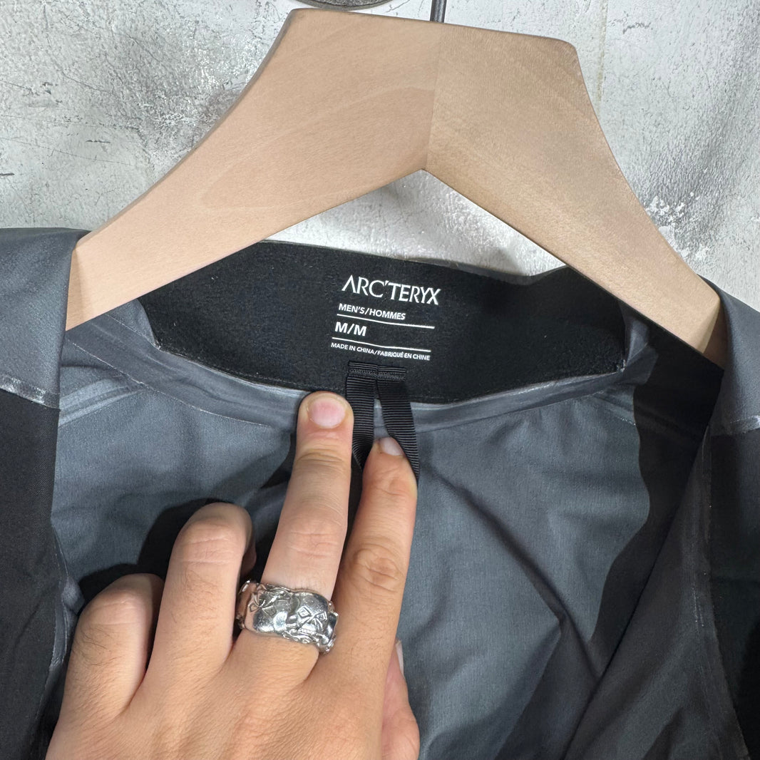Arc'teryx Black Beta AR Jacket