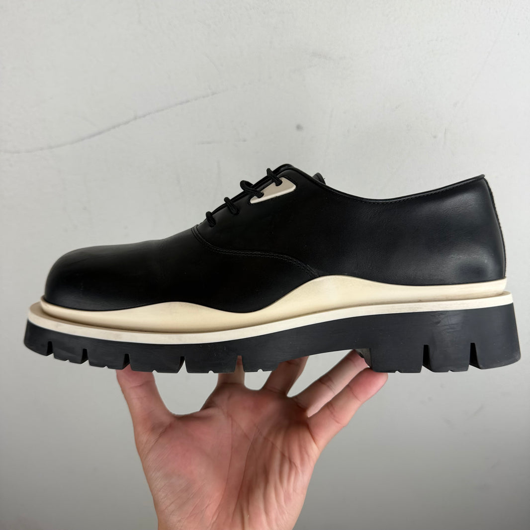 Bottega Veneta Black/White Tire Low Derbies