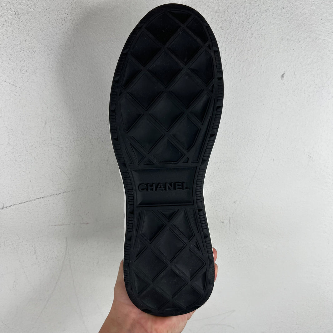Chanel Velvet/Calfskin Mixed Fiber Runner Sneakers