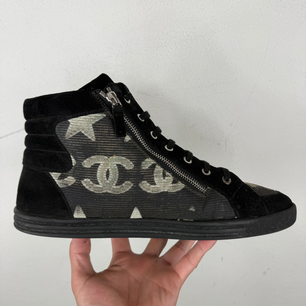 Chanel Zipper Star Sneakers